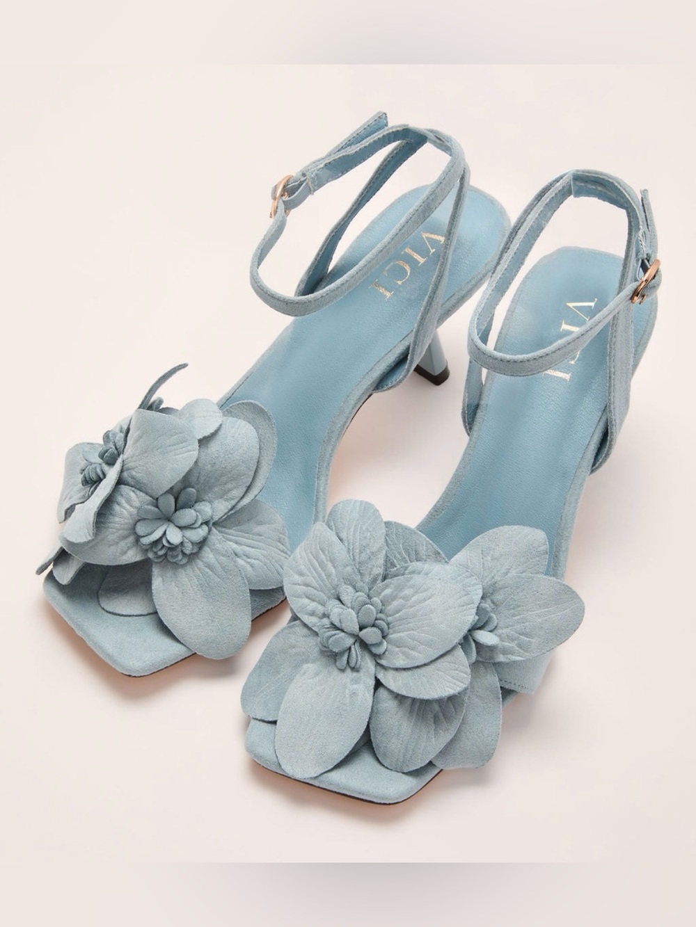 VICI Women's Powder Blue Floral Ankle-Strap Heels 2.8in tall faux suede NIB SZ 8